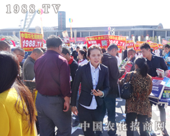 ��7���L(zh��ng)�����ϕ�(hu��)�ϵ������{(l��n)�D